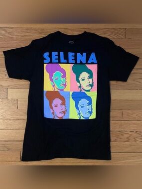 Selena Pop Art Graphic Tee